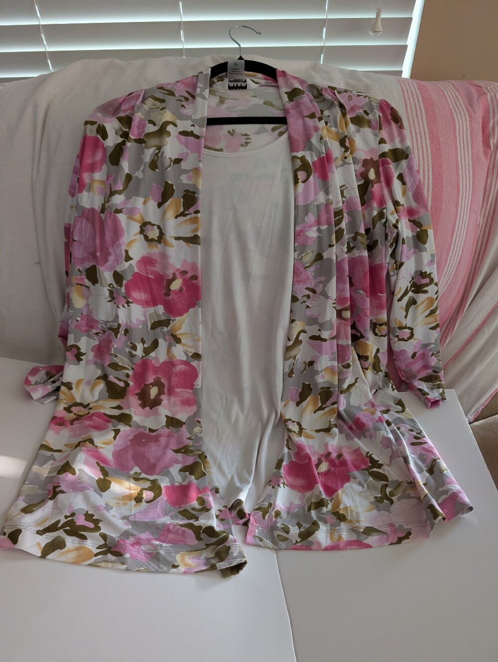 Alia Floral Fooler top size Small